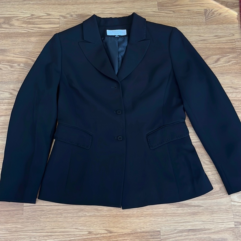 Tahari Pants Suit Size 10 P like new - Picture 1 of 12